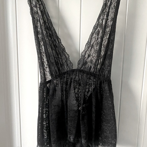 VICTORIAS SECRET LACE SHEER BABYDOLL - Picture 1 of 4